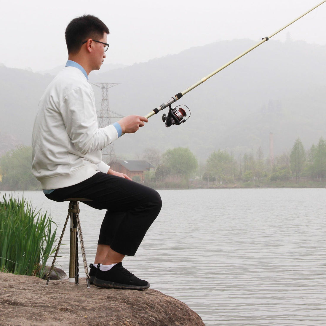 Multifunctional Folding Trekking Pole Portable Stool