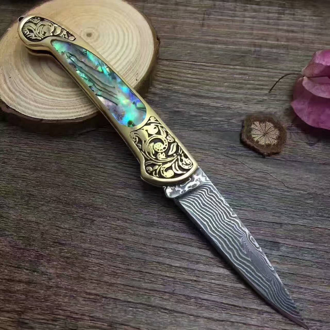 Folding Survival Hunting Knife With Natural Shell Handle