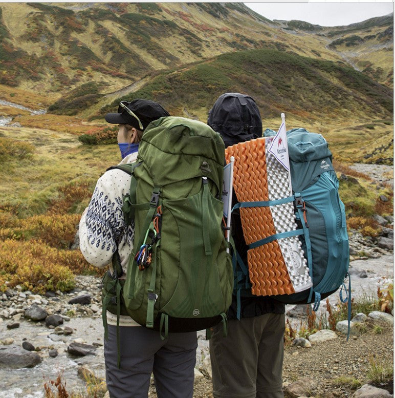 Large Capacity Men's And Women's Hiking Backpack